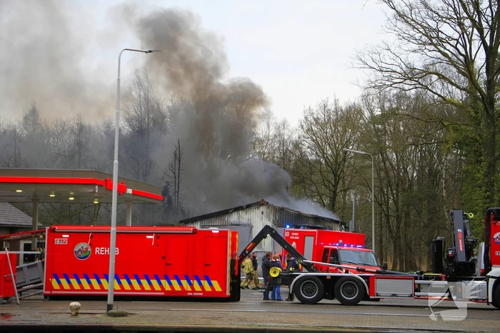 Flinke rook ontwikkeling bij grote brand