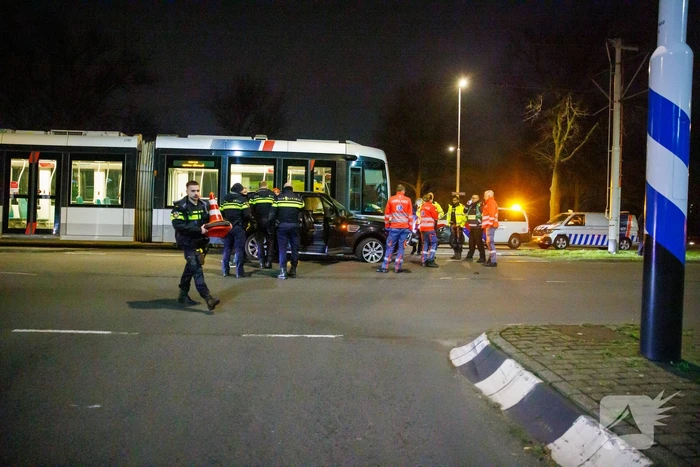 Forse schade na botsing tussen tram en auto