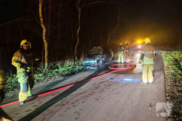 Auto gaat in vlammen op