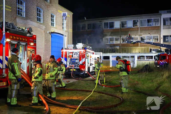 Grote brand in leegstaand pand