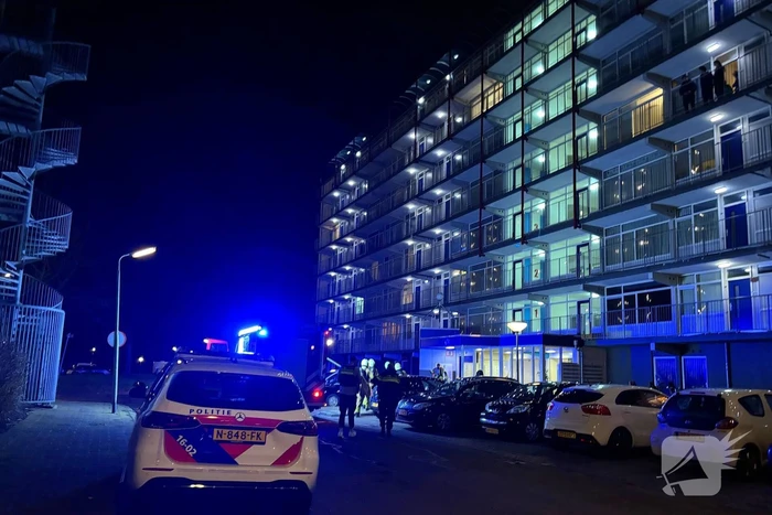 Brand in flatwoning snel onder controle
