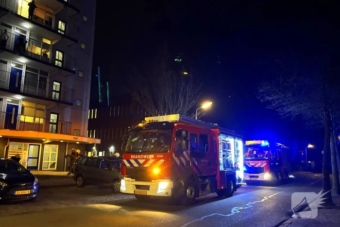 Brand in flatwoning snel onder controle