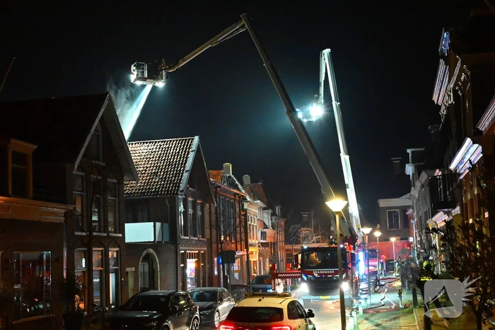 Grote uitslaande brand in gebouw