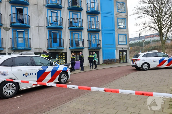 Traumateam ingezet voor persoon die van hoogte valt, politie doet onderzoek