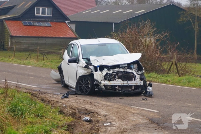 Flinke schade na ongeval op kruising