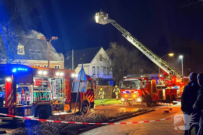 Veel rook bij brand in woning
