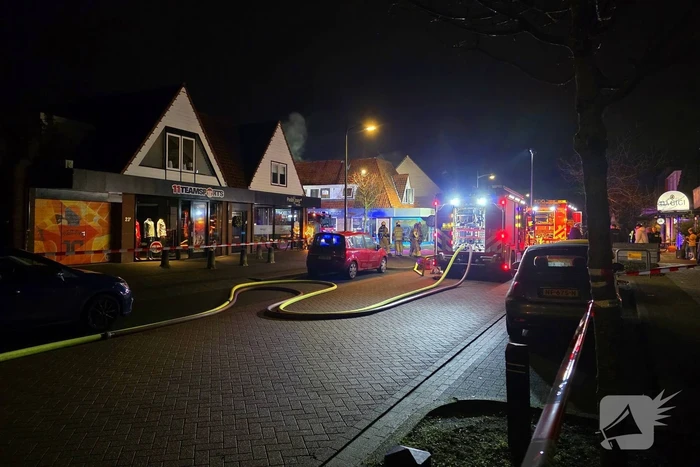 Zeer grote brand in fietsenwinkel