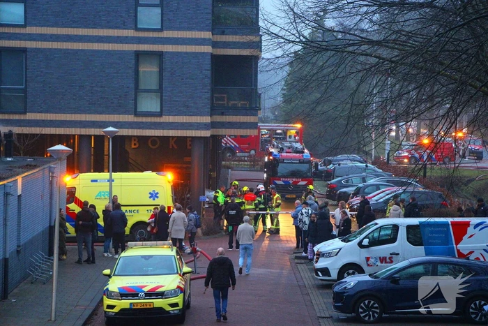 Flinke rook ontwikkeling bij grote brand in appartement