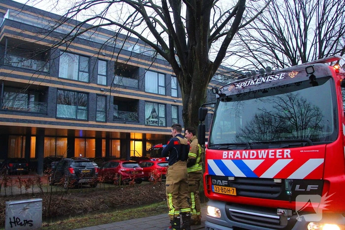 Flinke rook ontwikkeling bij grote brand in appartement