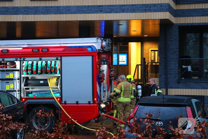 Flinke rook ontwikkeling bij grote brand in appartement