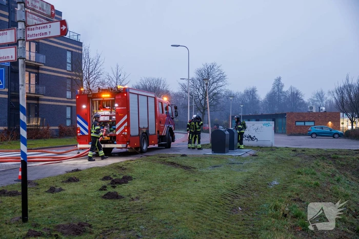 Flinke rook ontwikkeling bij grote brand in appartement