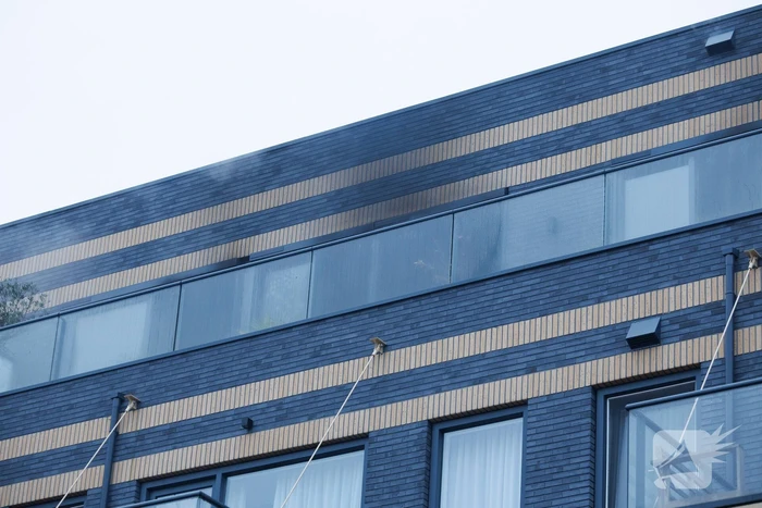 Flinke rook ontwikkeling bij grote brand in appartement