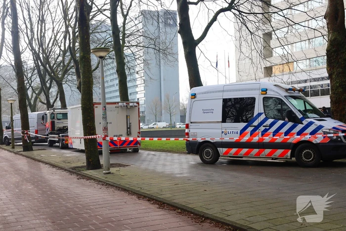 Persoon te water hulpdiensten massaal aanwezig