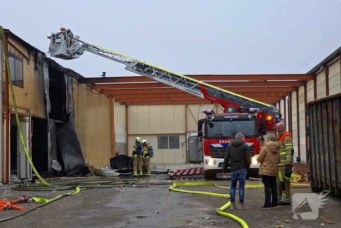 Grote brand in bedrijfspand van koekjesfabriek