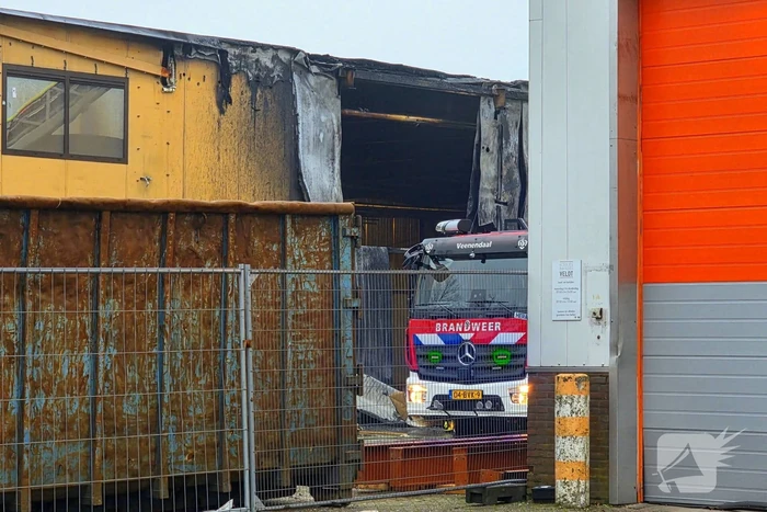 Grote brand in bedrijfspand van koekjesfabriek
