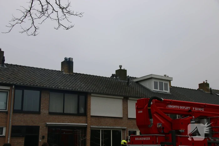 Schoorsteenbrand, brandweer grijpt snel in