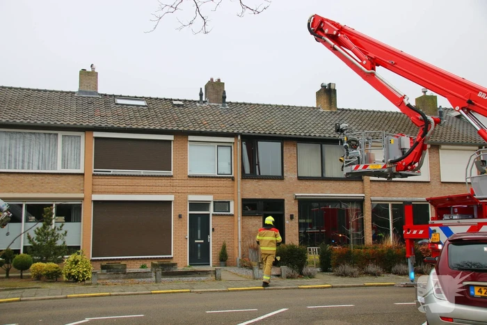 Schoorsteenbrand, brandweer grijpt snel in