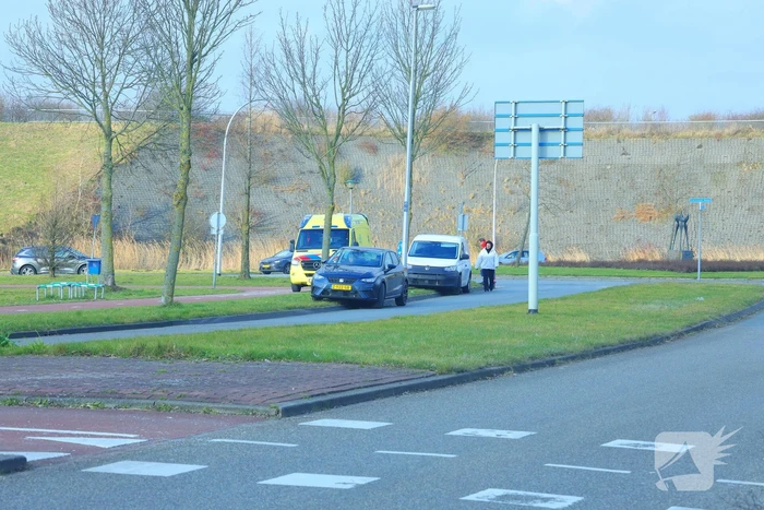 Fietser aangereden door bestelbus