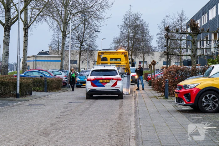 Politieauto kapot na achtervolging, verdachte aangehouden