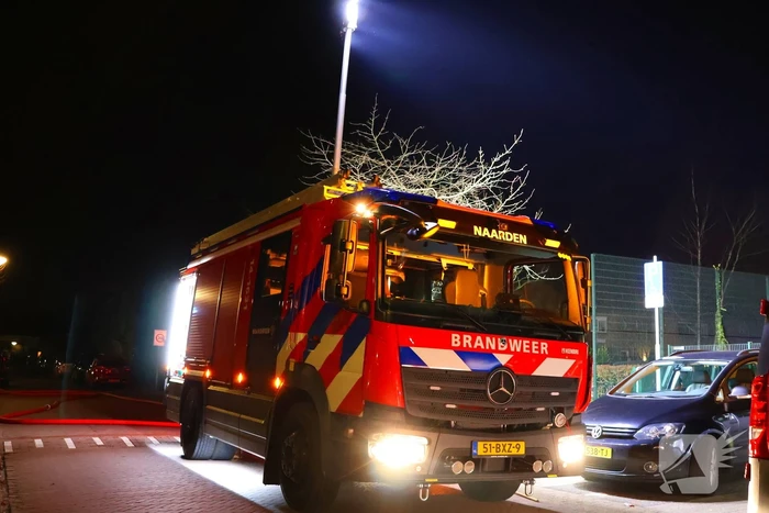 Brandweer laat basketbalveld onderlopen wegens verwachtte vorst