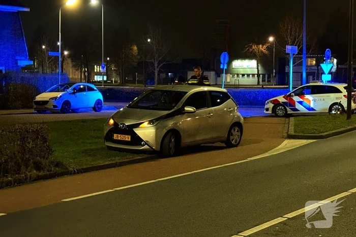 Maaltijdbezorger geschept door auto