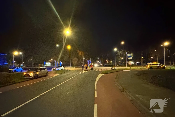Maaltijdbezorger geschept door auto