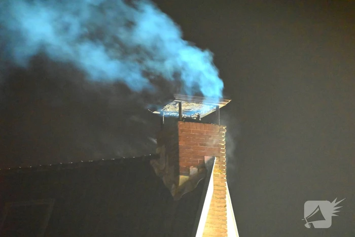 Hoogwerker gaat kapot bij schoorsteenbrand