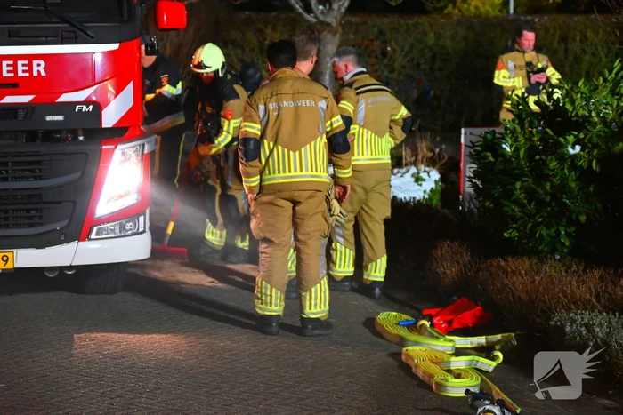 Hoogwerker gaat kapot bij schoorsteenbrand