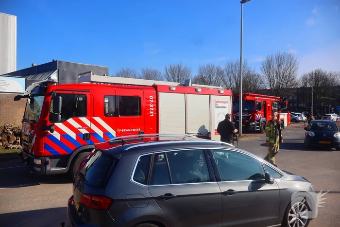 Traumahelikopter landt midden op de weg