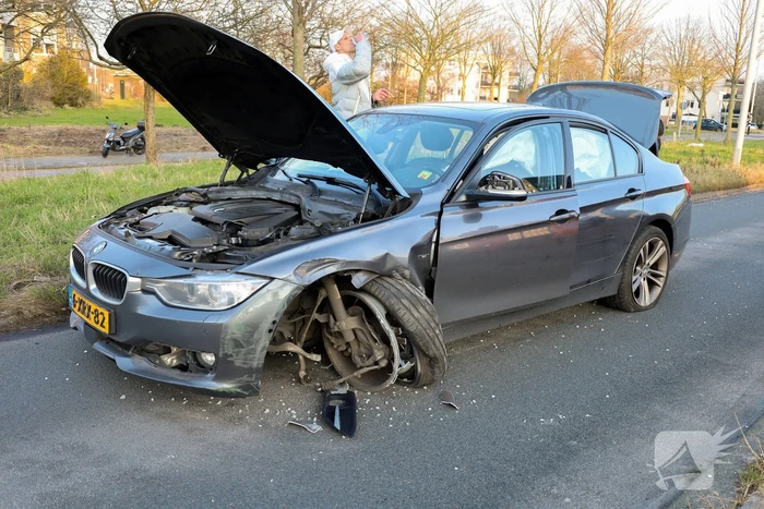 Automobilist verliest macht over stuur en ramt bushokje
