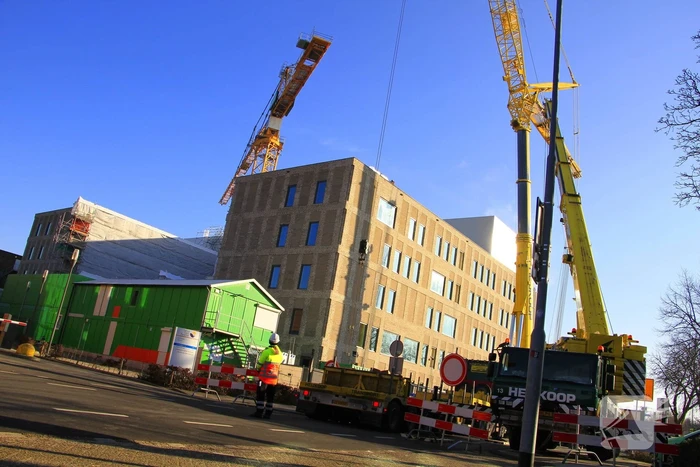 Torenkraan bij nieuwbouw ziekenhuis wordt verwijderd