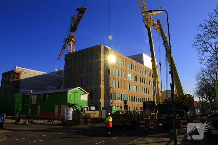 Torenkraan bij nieuwbouw ziekenhuis wordt verwijderd