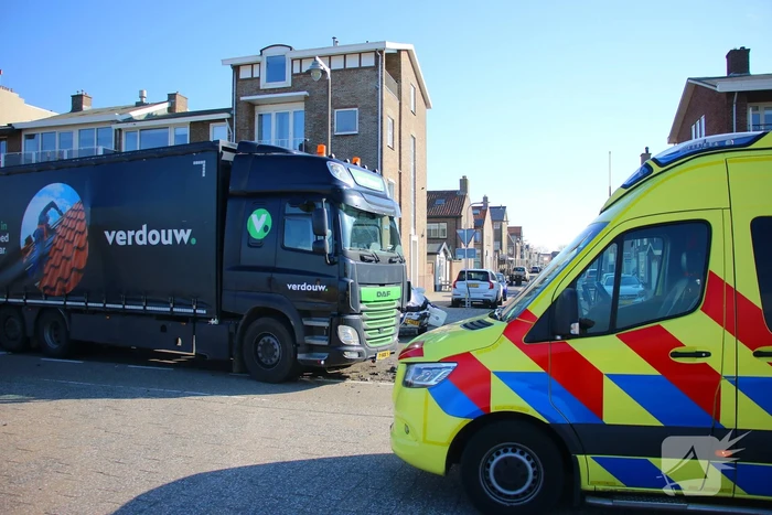 Ongeval tussen vrachtwagen en personenauto