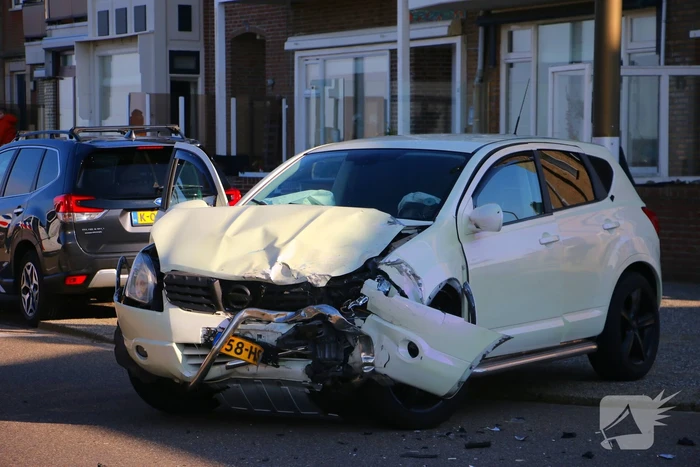 Ongeval tussen vrachtwagen en personenauto