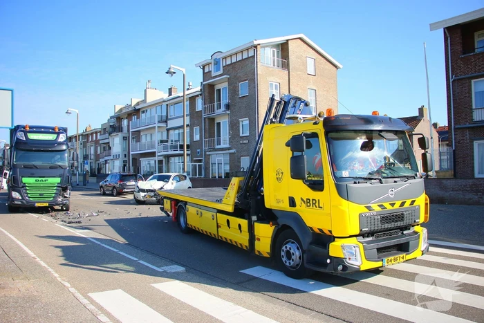 Ongeval tussen vrachtwagen en personenauto