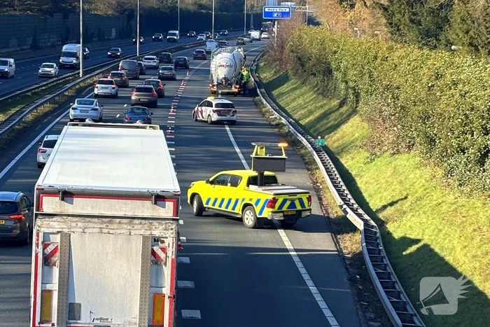 Botsing tussen personenwagen en vrachtwagen