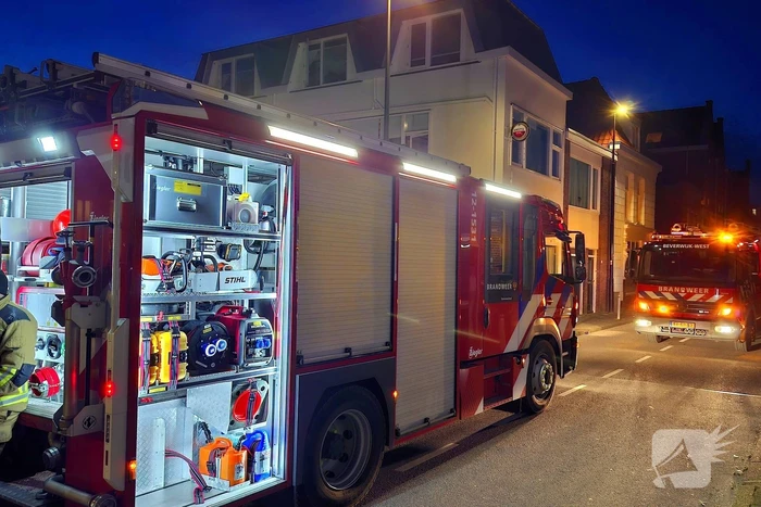 Brandweer ingezet voor brandende kerstboom