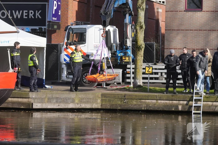 Levenloos lichaam aangetroffen in water
