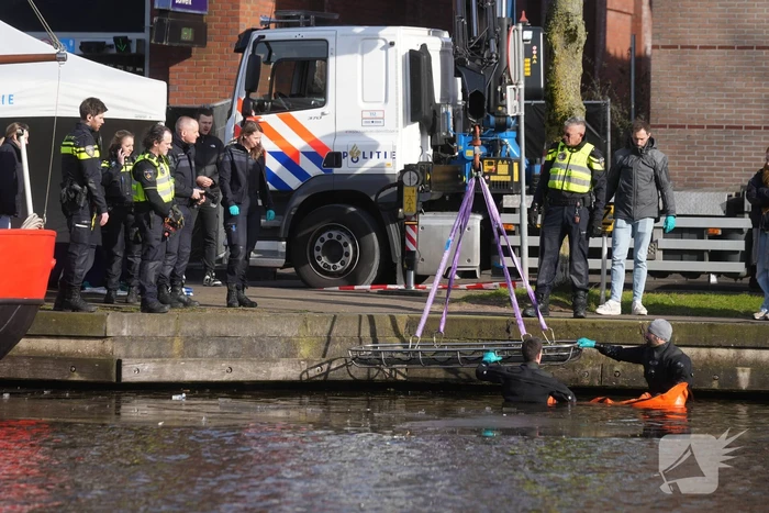 Levenloos lichaam aangetroffen in water