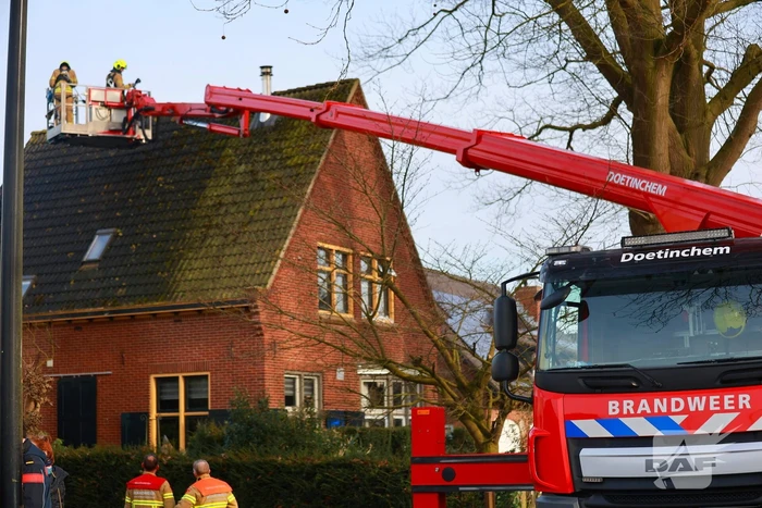 Schoorsteenbrand snel onder controle