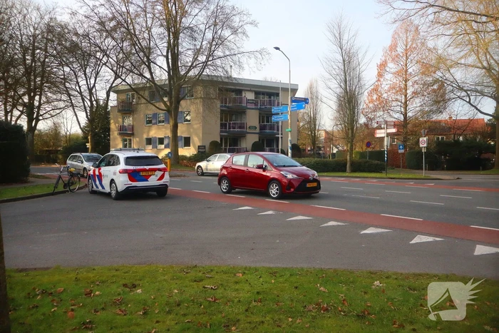 Twee overstekende fietsers aangereden door auto