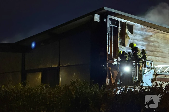Veel schade door brand in bedrijfspand