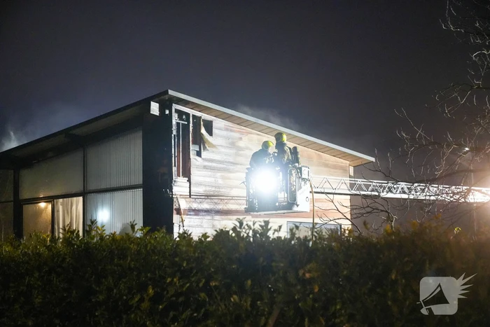 Veel schade door brand in bedrijfspand