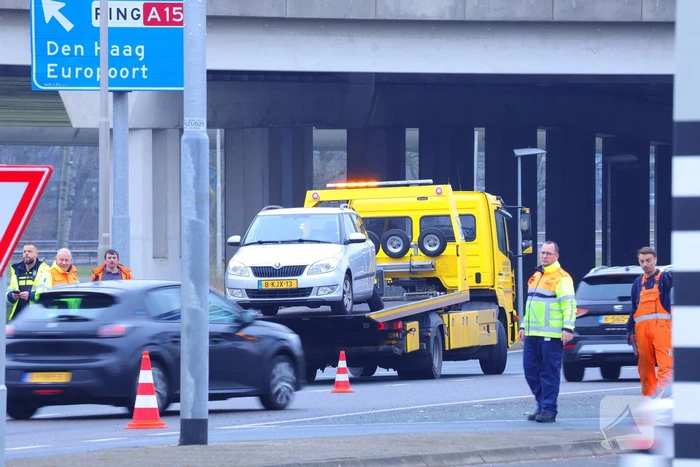 Veel schade bij kop-staartbotsing tussen twee voertuigen