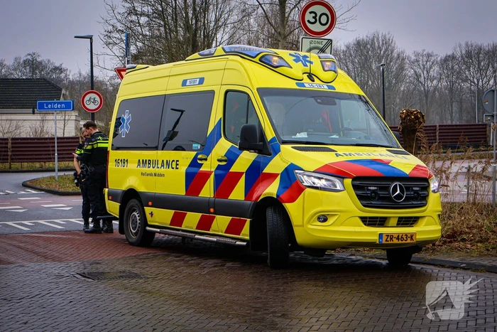 Automobilist ziet fatbiker over het hoofd bij oversteekplaats
