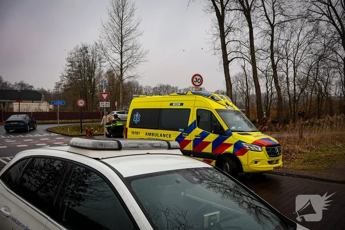 Automobilist ziet fatbiker over het hoofd bij oversteekplaats