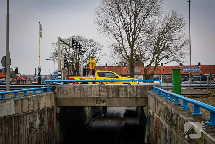 Lijnbus botst achterop personenauto