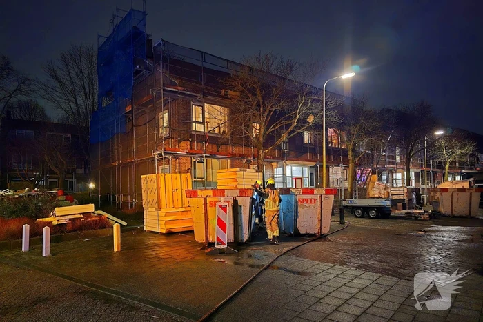 Afvalcontainer vliegt in brand