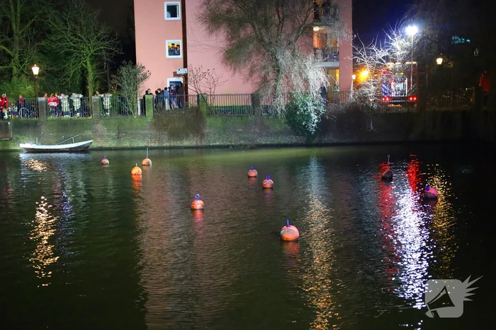 Politie zoekt naar verdachte in het water na achtervolging