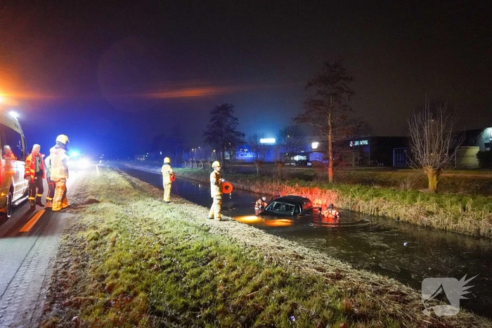 Auto in het water aangetroffen